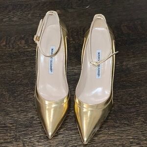 Manolo Blahnik pumps
